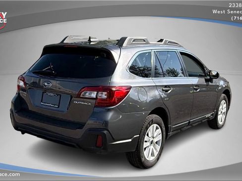 Used 2018 Subaru Outback 2.5i Premium image 5