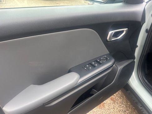 New 2025 Kia K4 LXS image 10