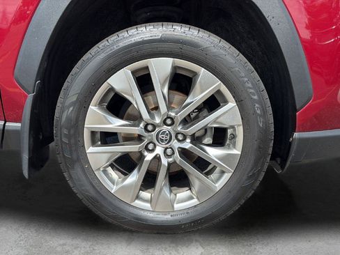 Used 2019 Toyota RAV4 XLE Premium w/ Cold Weather Package AWD/4WD image 14