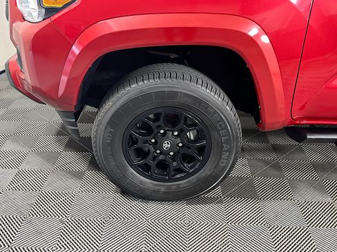 Used 2022 Toyota Tacoma SR5 RWD image 11