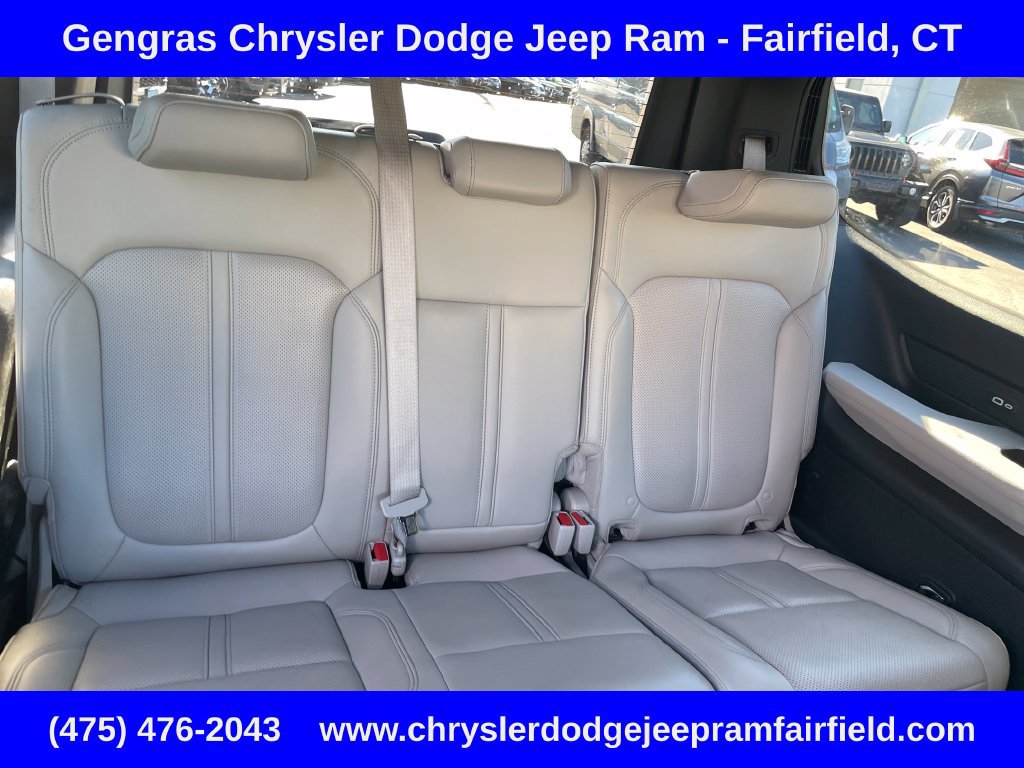 Certified 2025 Jeep Wagoneer Series II AWD/4WD image 32