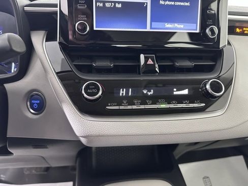 Used 2020 Toyota Corolla LE image 27