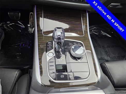 Used 2021 BMW X5 xDrive40i w/ M Sport Package image 40