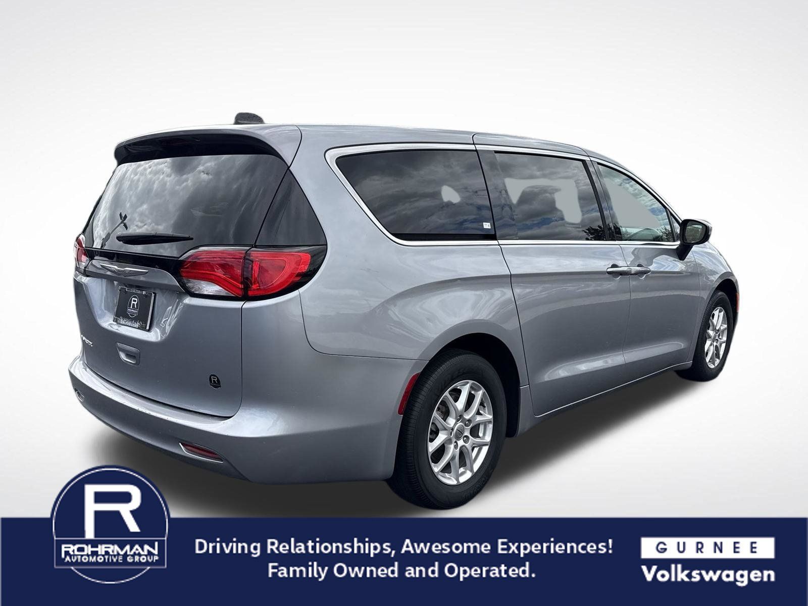 Used 2021 Chrysler Voyager LX FWD image 9