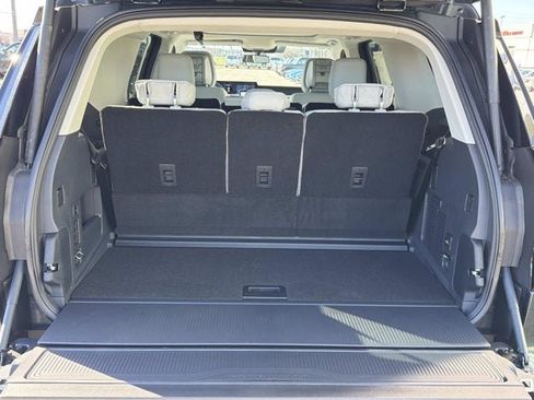 New 2026 Ford Expedition Platinum image 9