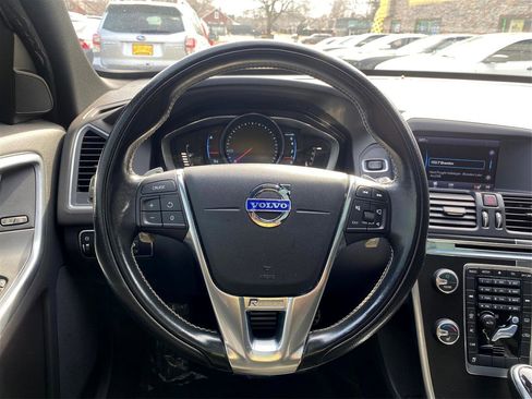 Used 2015 Volvo XC60 T6 R-Design Premier Plus image 17