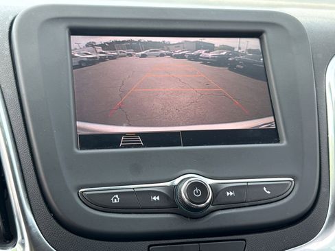 Used 2022 Chevrolet Equinox LS FWD image 28