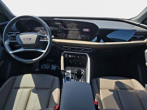 Used 2025 Audi Q5 Premium w/ Convenience Package AWD/4WD image 10