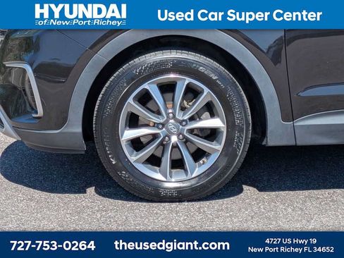 Used 2017 Hyundai Santa Fe SE FWD image 11