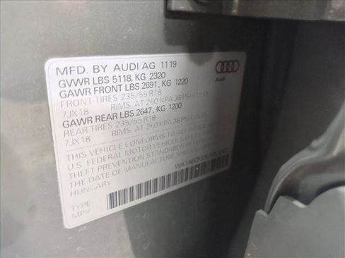 Used 2020 Audi Q3 2.0T Premium image 25