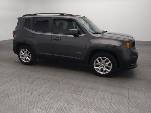 Used 2018 Jeep Renegade Latitude FWD image 11