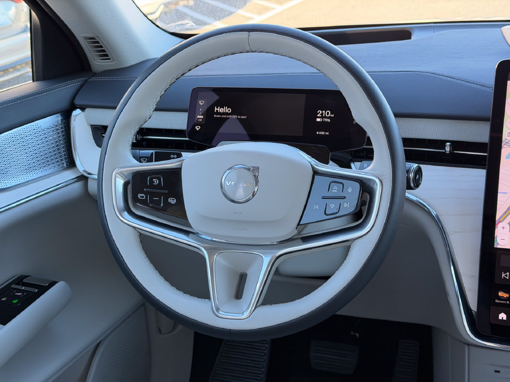 Certified 2025 Volvo EX90 Ultra AWD/4WD image 24
