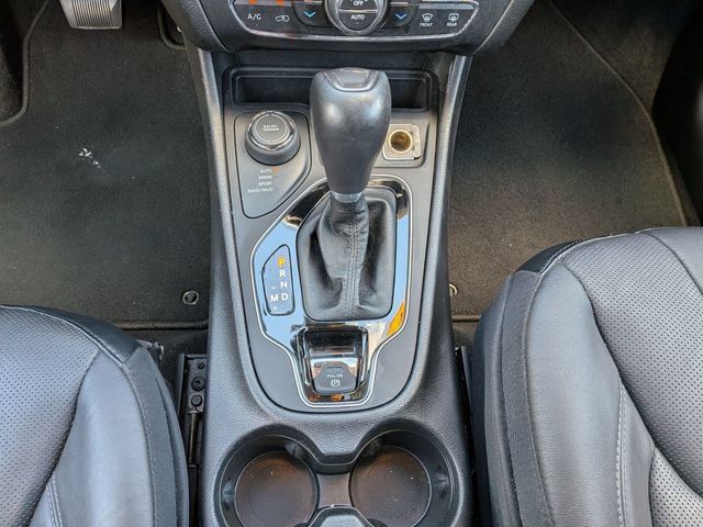 Certified 2021 Jeep Cherokee Limited w/ Elite Package AWD/4WD image 19