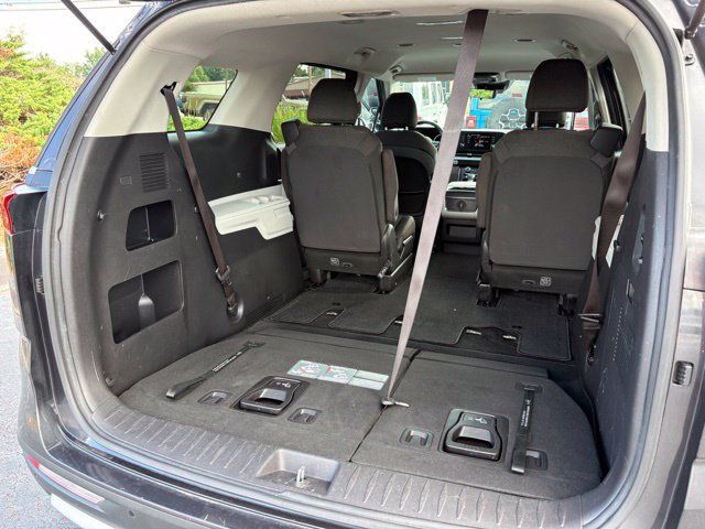 Used 2023 Kia Carnival LX FWD image 28