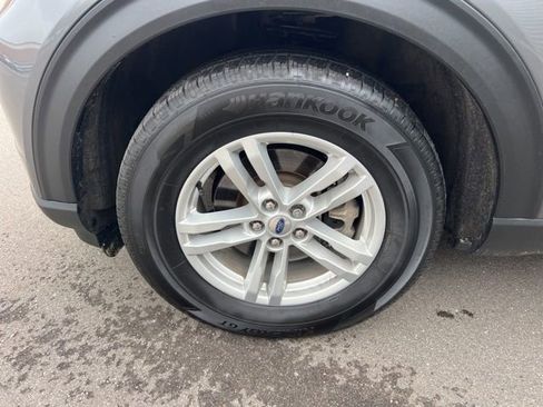 Used 2024 Ford Explorer XLT w/ Equipment Group 202A image 10