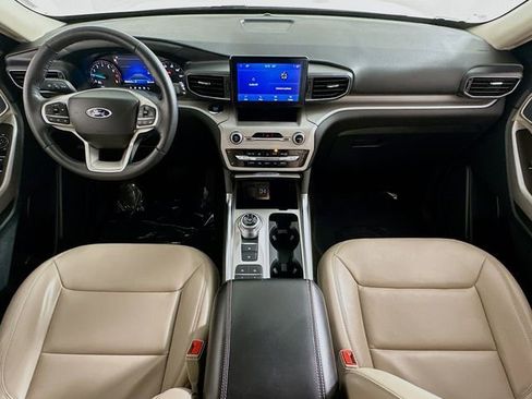 Used 2024 Ford Explorer XLT w/ Equipment Group 202A image 14