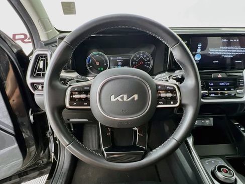 Used 2023 Kia Sorento EX AWD/4WD image 12