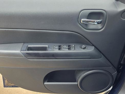 Used 2015 Jeep Patriot Latitude image 9