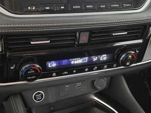 Used 2023 Nissan Rogue Platinum image 35