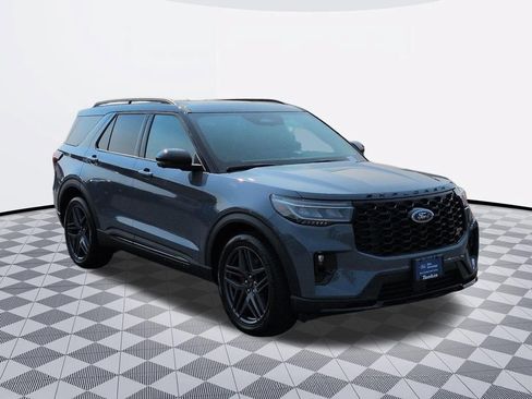 Certified 2025 Ford Explorer ST AWD/4WD image 7