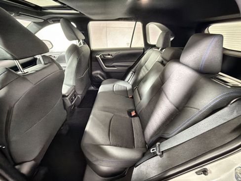 Used 2022 Toyota RAV4 SE image 24