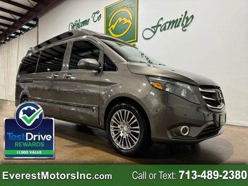 Used 2016 Mercedes-Benz Metris Passenger image 1