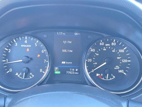 Used 2018 Nissan Rogue SV AWD/4WD image 25