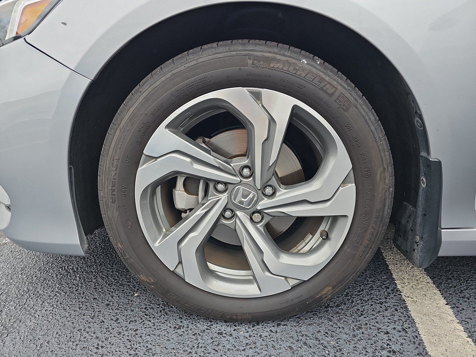 Used 2018 Honda Accord EX image 34