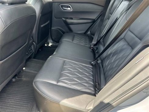 Used 2021 Nissan Rogue Platinum image 14