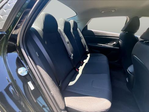 Used 2026 Hyundai Elantra SE FWD image 21