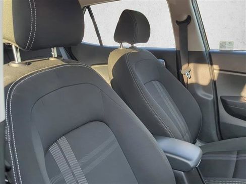 Used 2024 Hyundai Venue SEL image 22