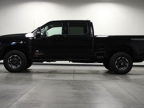 Used 2024 Ford F250 Lariat w/ Tremor Off-Road Package AWD/4WD image 7