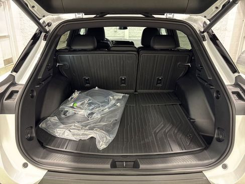 New 2026 Chevrolet Equinox EV LT image 32