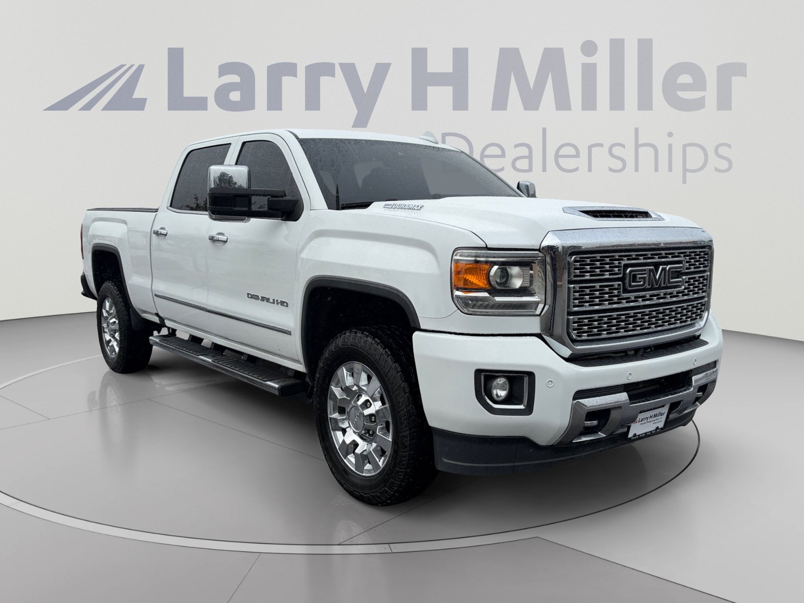 Used 2019 GMC Sierra 2500 Denali w/ Duramax Plus Package AWD/4WD image 8