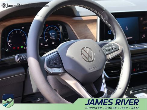Used 2026 Volkswagen Atlas SE AWD/4WD image 25