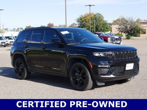 Used 2024 Jeep Grand Cherokee Limited w/ Black Appearance Package image 7