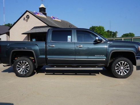 Used 2018 GMC Sierra 1500 SLT AWD/4WD image 2