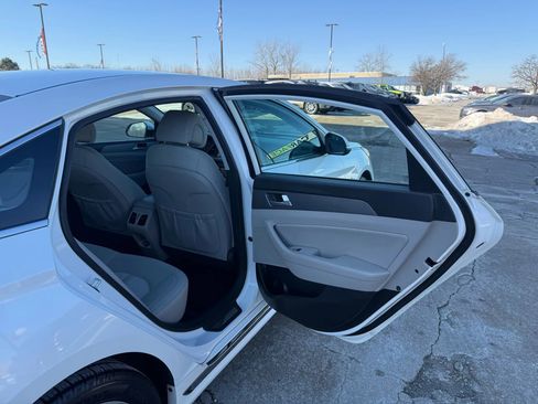 Used 2016 Hyundai Sonata Plug-In Hybrid image 21