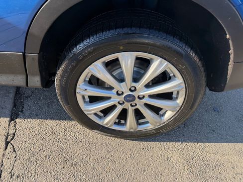 Used 2017 Ford Escape Titanium w/ Equipment Group 301A AWD/4WD image 9