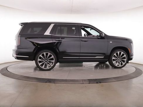 Used 2026 Cadillac Escalade Luxury w/ Touring Package AWD/4WD image 6