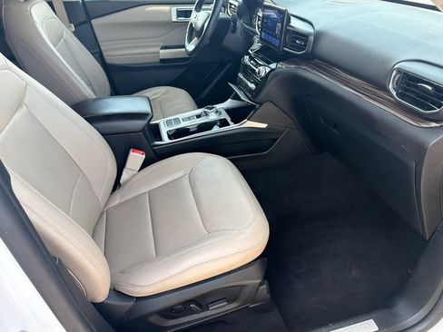 Used 2023 Ford Explorer Limited w/ Equipment Group 301A RWD image 13