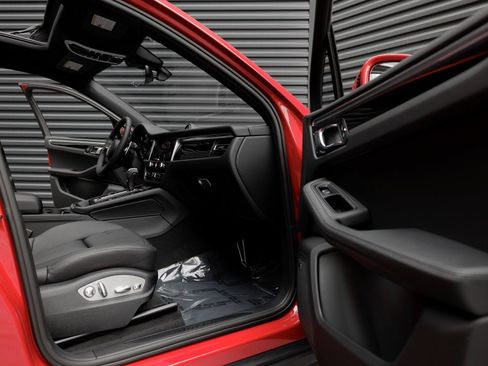 New 2025 Porsche Macan image 23