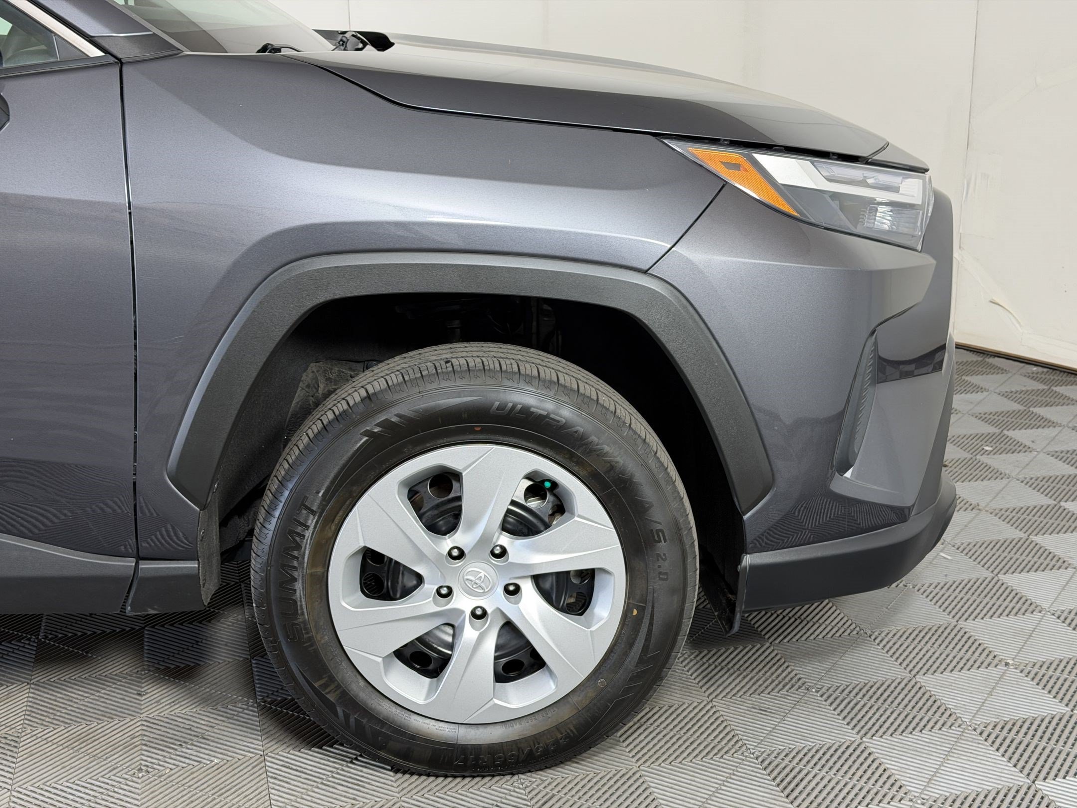 Used 2023 Toyota RAV4 LE AWD/4WD image 13