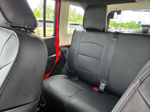 Used 2015 Jeep Wrangler Unlimited Sport w/ Quick Order Package 24S AWD/4WD image 12