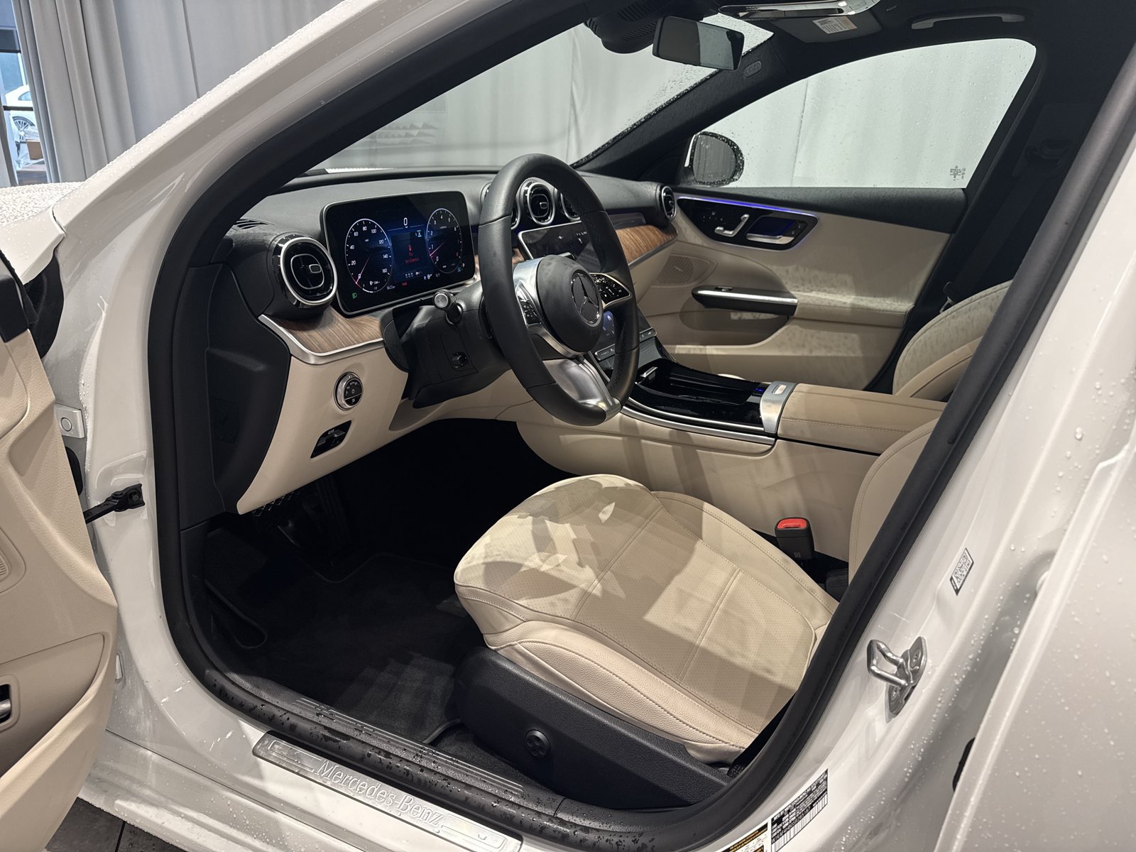 Used 2025 Mercedes-Benz C 300 4MATIC Sedan image 17