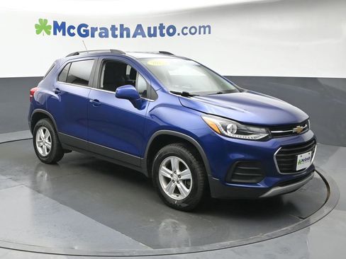 Used 2017 Chevrolet Trax LT AWD/4WD image 2