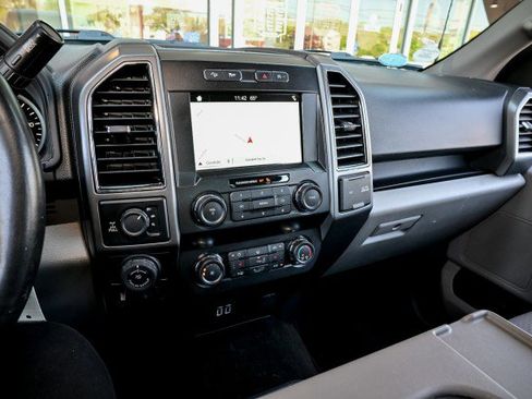 Used 2019 Ford F150 XLT w/ Equipment Group 302A Luxury AWD/4WD image 31