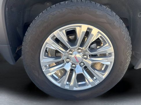 Used 2024 GMC Sierra 1500 Denali w/ Technology Package AWD/4WD image 18