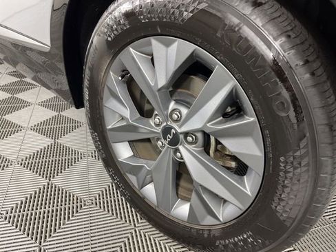 Used 2025 Kia Sportage SX image 14