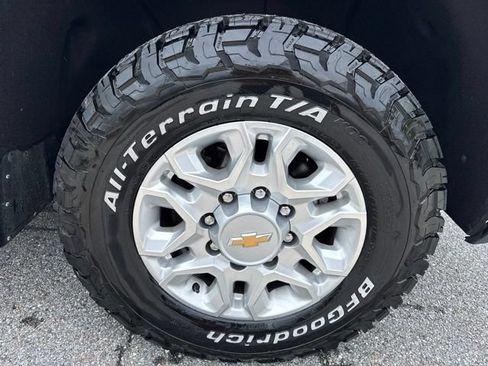 Used 2024 Chevrolet Silverado 2500 LT w/ Convenience Package AWD/4WD image 10